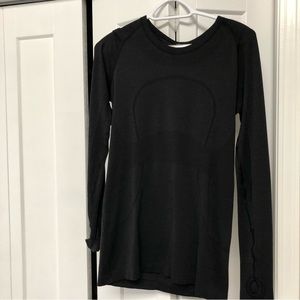 Lululemon swiftly tech long sleeve crew, size 10, black